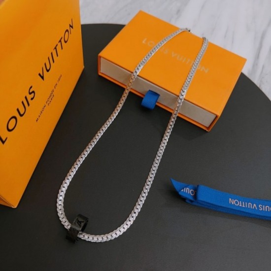This summer's big favorite necklace 2023SS LOUIS VUITTON Louis Vuitton This summer's big favorite necklace 2023SS LOUIS VUITTON Louis Vuitton